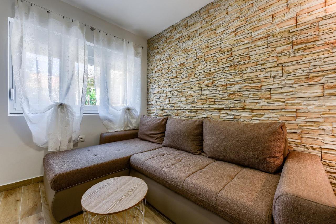 Apartment Yula Zadar Exteriör bild